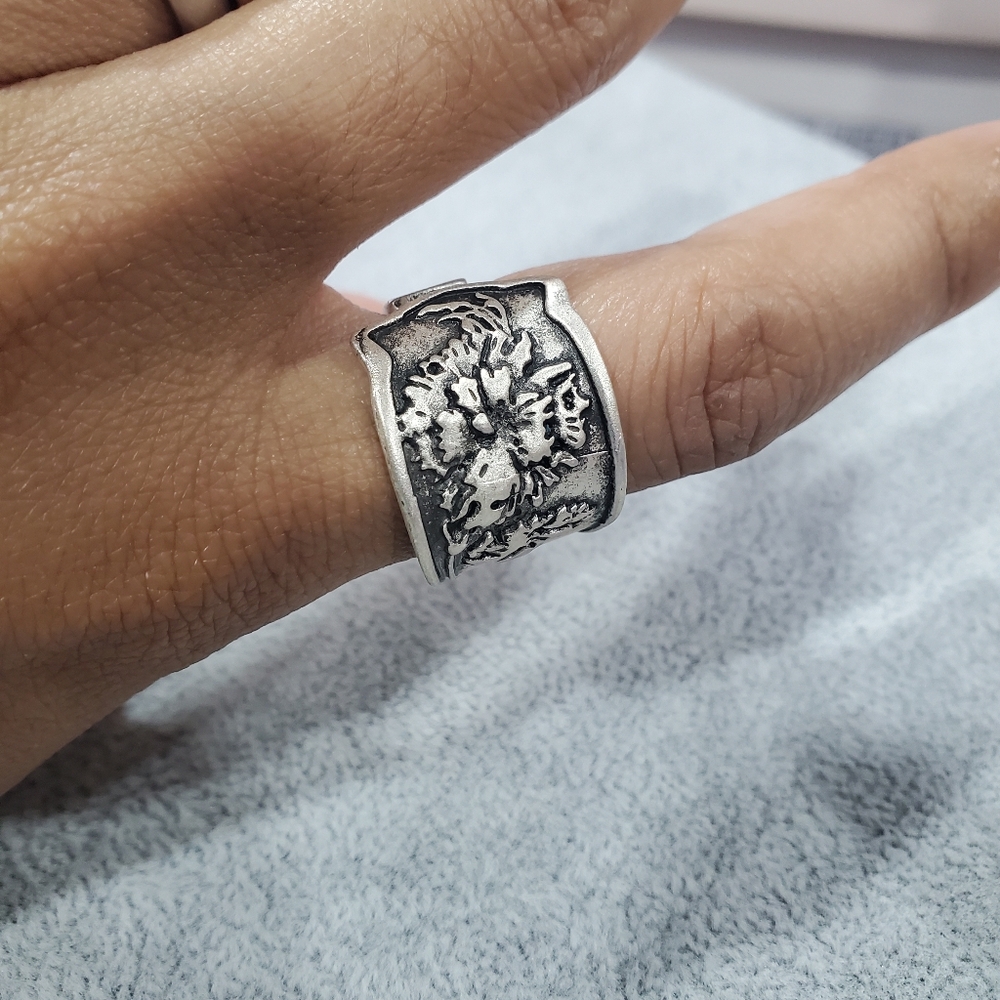 Spoon Ring Engraved Flower - Picture 4 of 4
